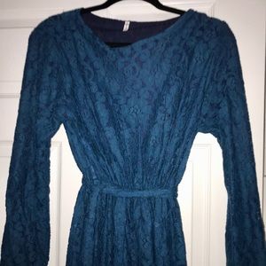 Long sleeve maxi lace dress